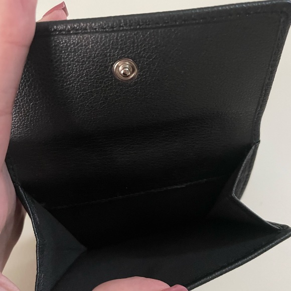 Chanel Wallet Camellia Black Lambskin - Picture 5 of 11